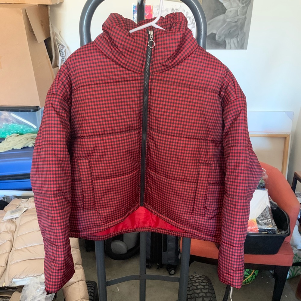 BRAND NEW JUNIOR CELEBRITY PINK PUFFER